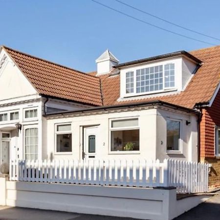 May Cottage - Heart Of Vibrant Village & 10 Mins Walk To Beach Milford on Sea Esterno foto