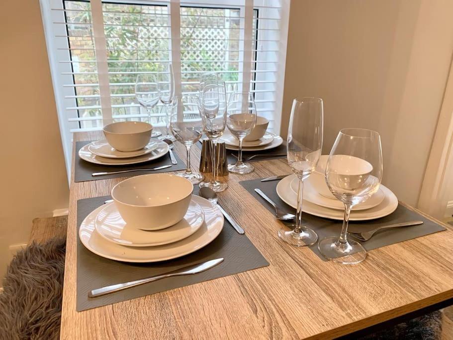 May Cottage - Heart Of Vibrant Village & 10 Mins Walk To Beach Milford on Sea Esterno foto