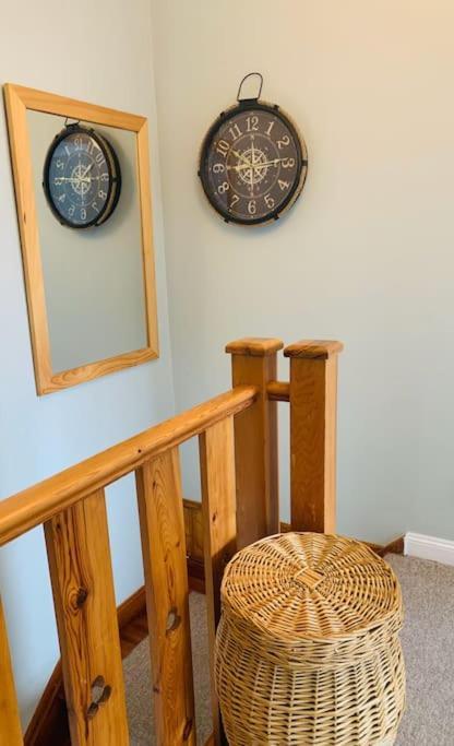 May Cottage - Heart Of Vibrant Village & 10 Mins Walk To Beach Milford on Sea Esterno foto