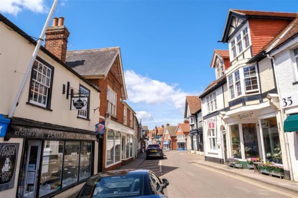 May Cottage - Heart Of Vibrant Village & 10 Mins Walk To Beach Milford on Sea Esterno foto